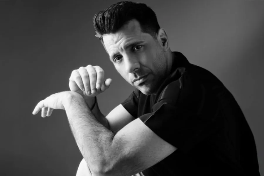 : Θοδωρής Φέρρης και Ανδρομάχη σε promo φωτογραφία για το Posidonio