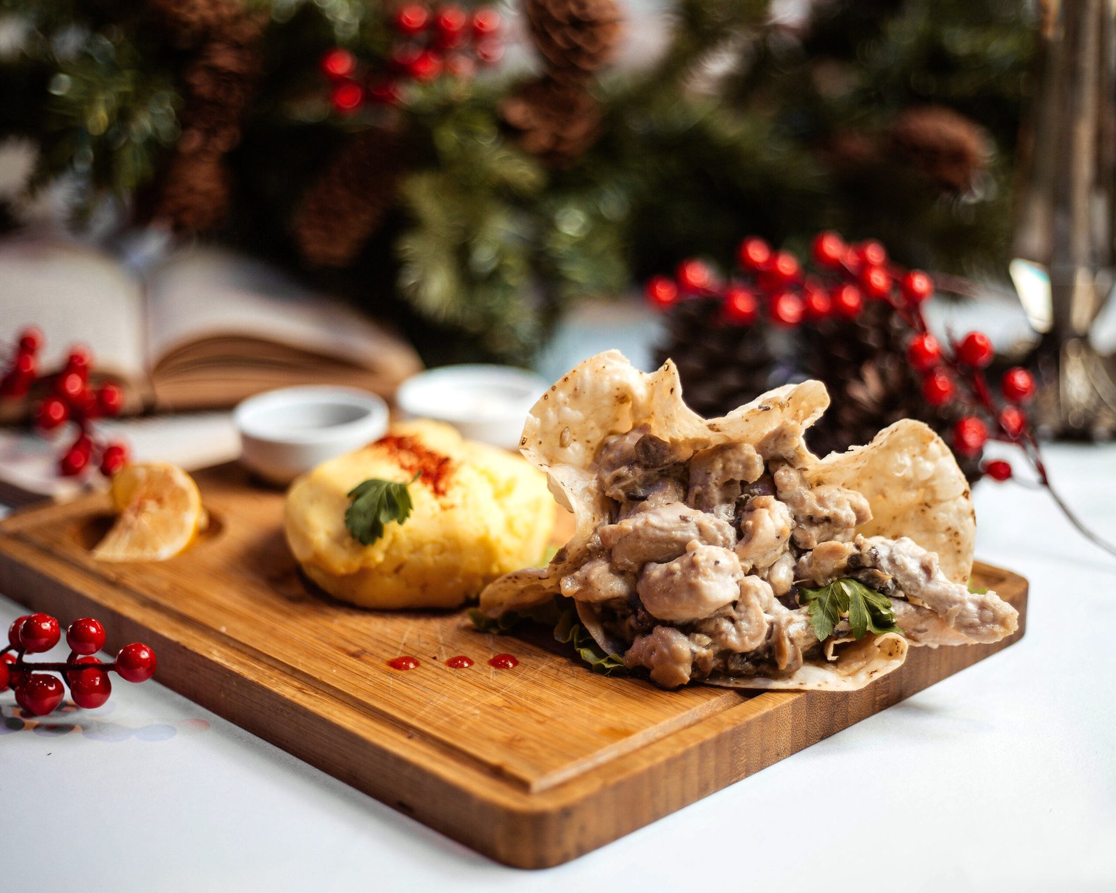 Ένα από τα πολλά παραδοσιακά χριστουγεννιάτικα φαγητά που σερβίρονται σε γιορτινά τραπέζια ανά τον κόσμο.