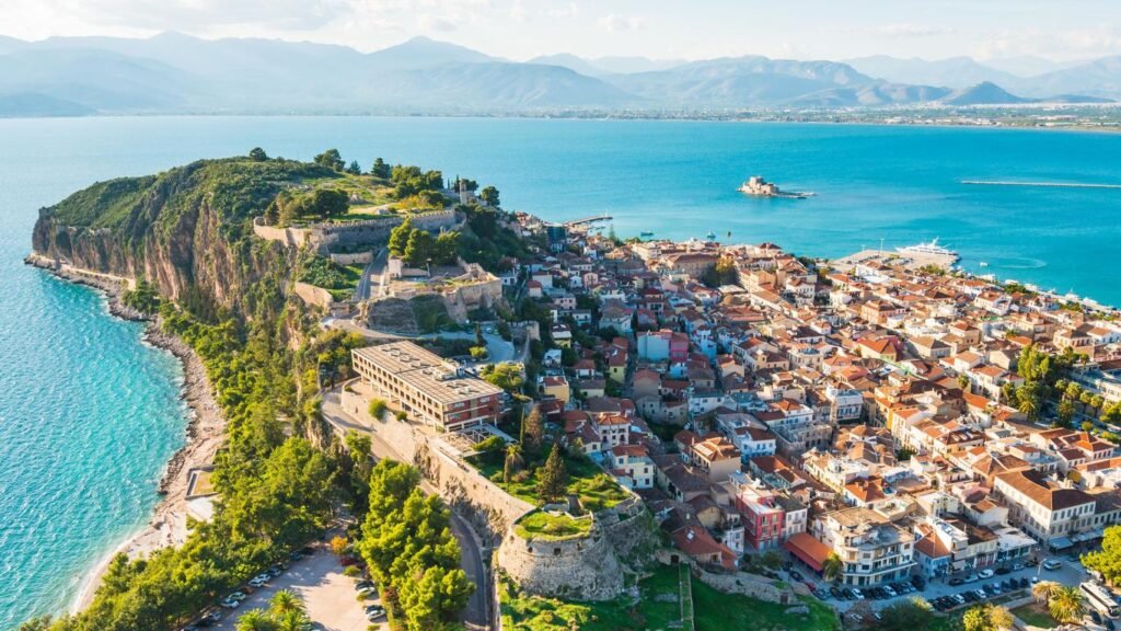 Ναύπλιο με γιορτινά φώτα τα Χριστούγεννα