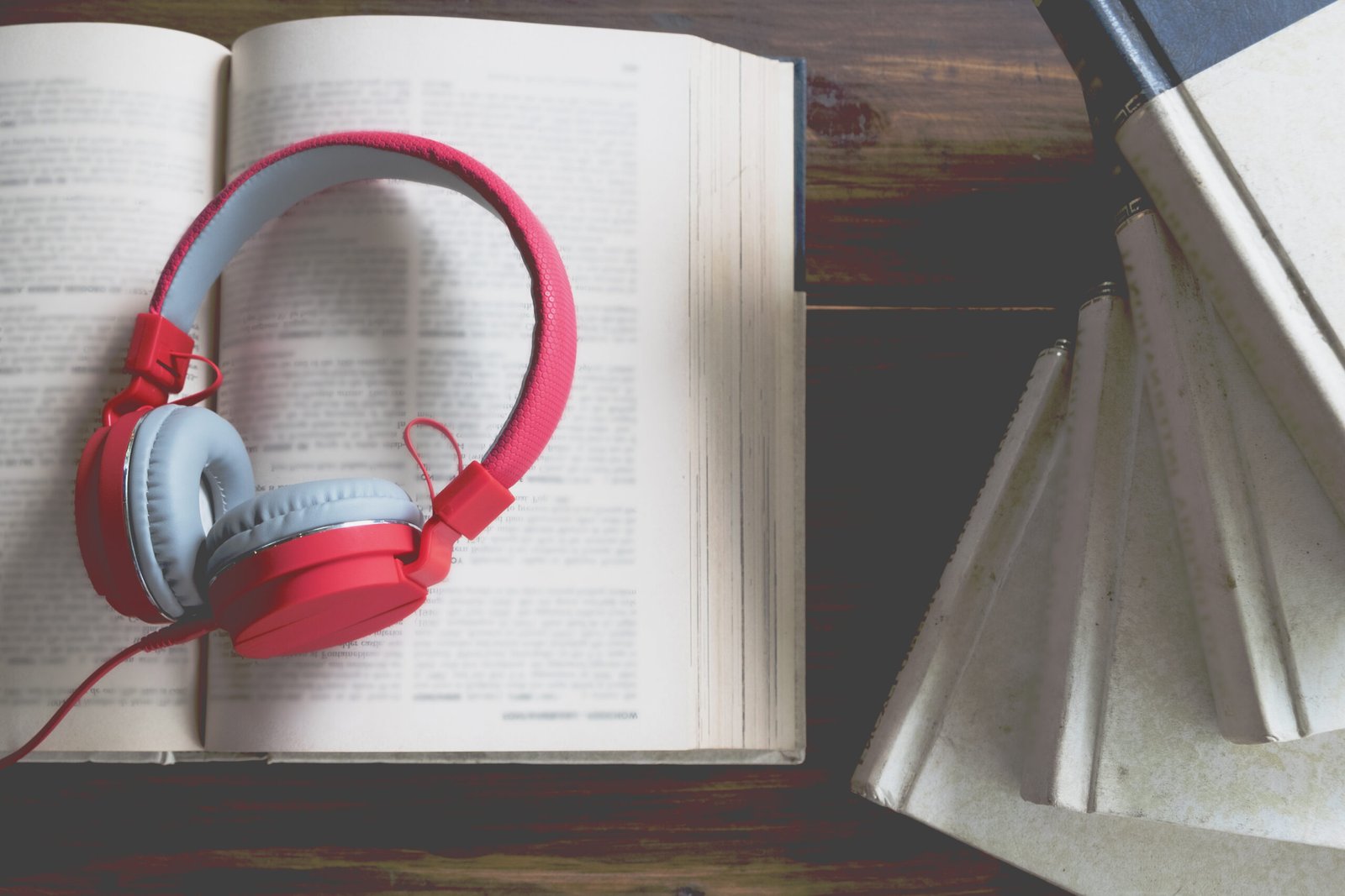 Πώς τα audiobooks και τα e-books βοηθούν άτομα με μαθησιακές δυσκολίες να αγαπήσουν το διάβασμα