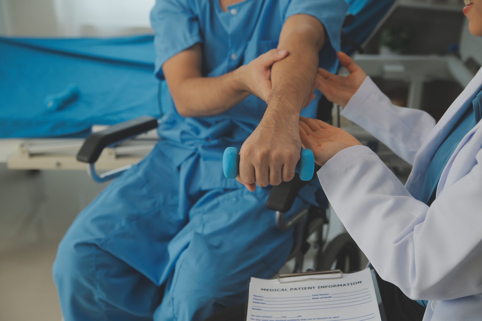 Γιατί να απευθυνθείς σε ειδικό χειρουργό άνω άκρου