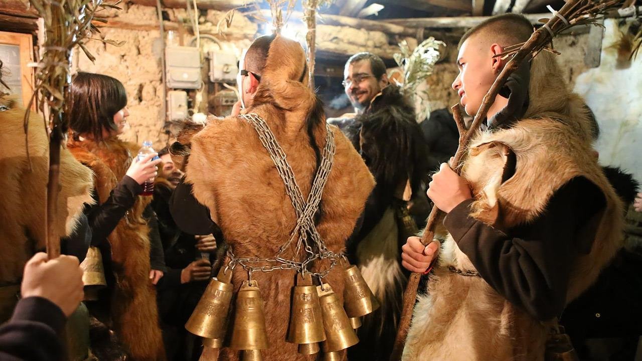 Το Στοιχειό της Χάρμαινας: Η νύχτα των στοιχειών που ζωντανεύει την Άμφισσα