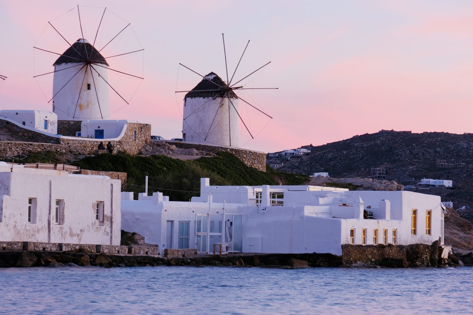 Luxury transfers Μύκονο: Ο πιο άνετος τρόπος μετακίνησης στο νησί